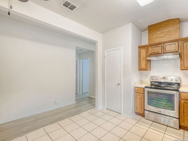 711 eagle, San Antonio, TX 78227