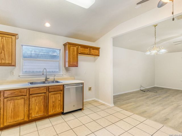 711 eagle, San Antonio, TX 78227