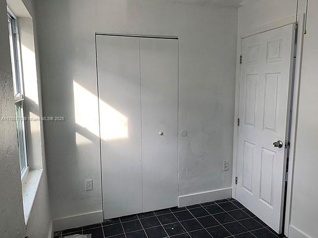 10 NW 28th Way, Fort Lauderdale, FL 33311