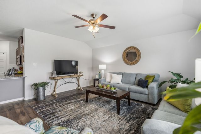 4109 Spur Trail Drive, Denton, TX 76208