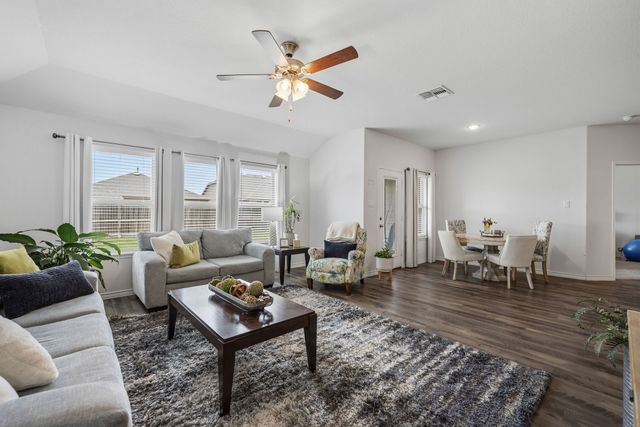 4109 Spur Trail Drive, Denton, TX 76208