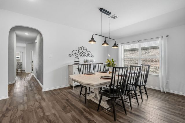 4109 Spur Trail Drive, Denton, TX 76208