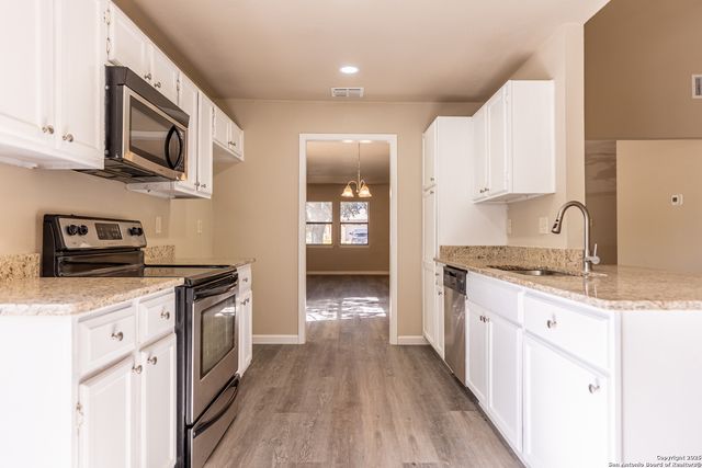 7202 Frontier Ridge, Converse, TX 78109