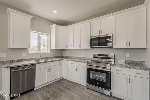 148 Via Venezuela, Rio Rico, AZ 85648