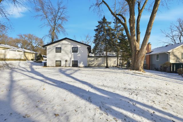 48 Starling Lane, Naperville, IL 60565