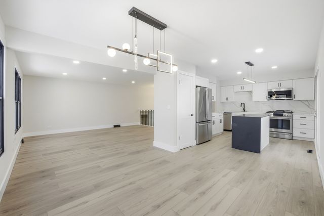 48 Starling Lane, Naperville, IL 60565