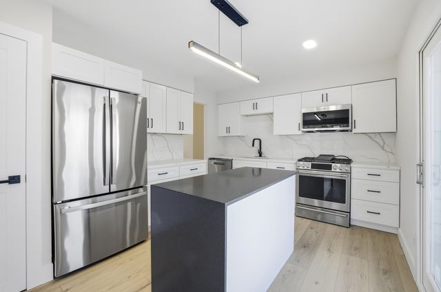 48 Starling Lane, Naperville, IL 60565