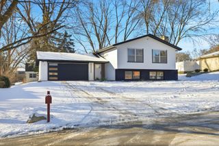 48 Starling Lane, Naperville, IL 60565