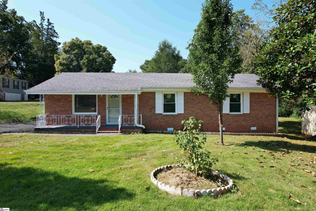 157 North Street, Wellford, SC 29385
