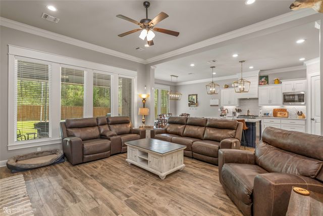 605 Stockbridge Lane, Shreveport, LA 71107