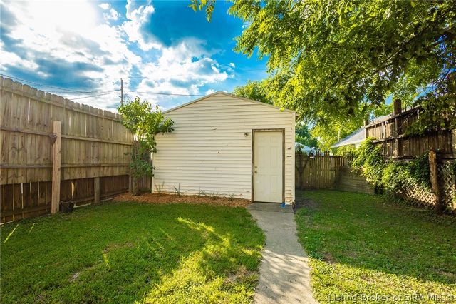 1837 E Oak Street, New Albany, IN 47150