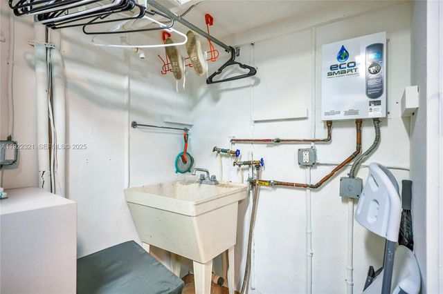 1409 Bird Rd, Coral Gables, FL 33146