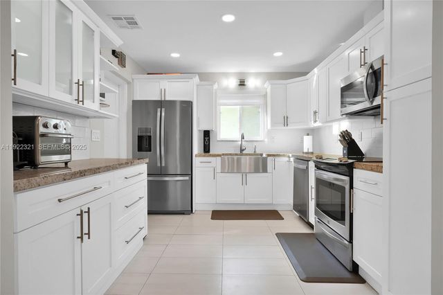 1409 Bird Rd, Coral Gables, FL 33146