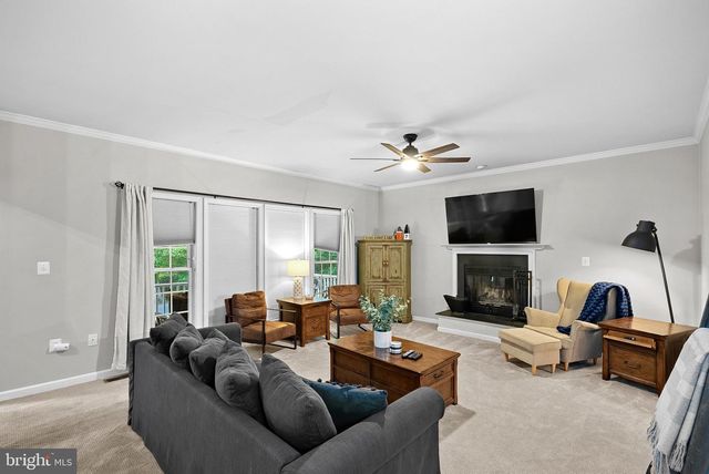 1534 LAKESIDE DR, Harpers Ferry, WV 25425