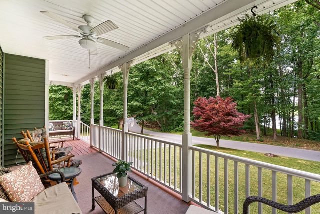 1534 LAKESIDE DR, Harpers Ferry, WV 25425