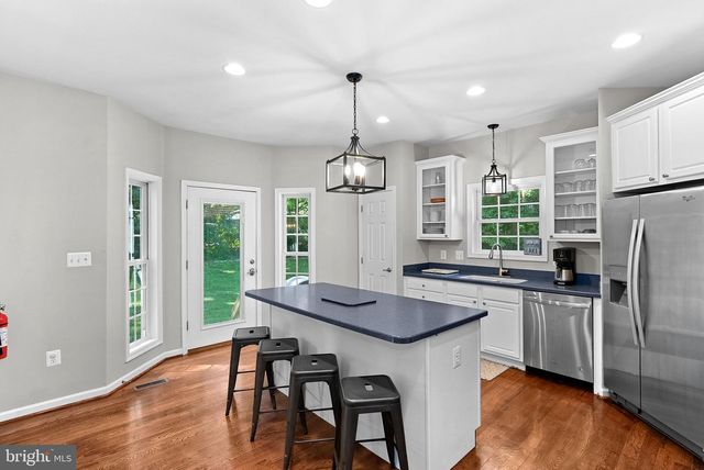 1534 LAKESIDE DR, Harpers Ferry, WV 25425