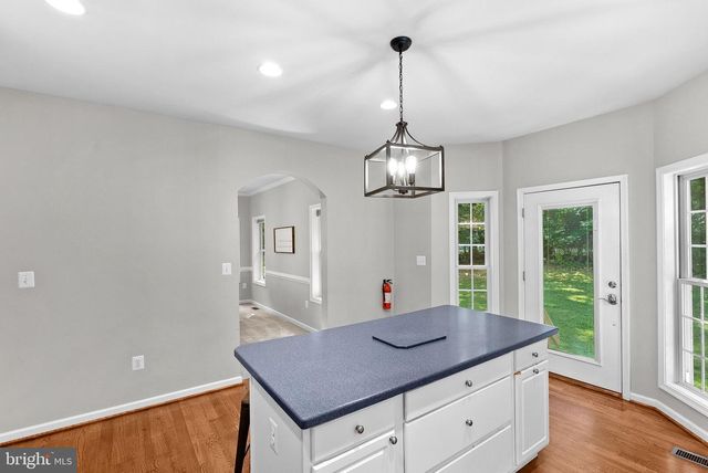 1534 LAKESIDE DR, Harpers Ferry, WV 25425