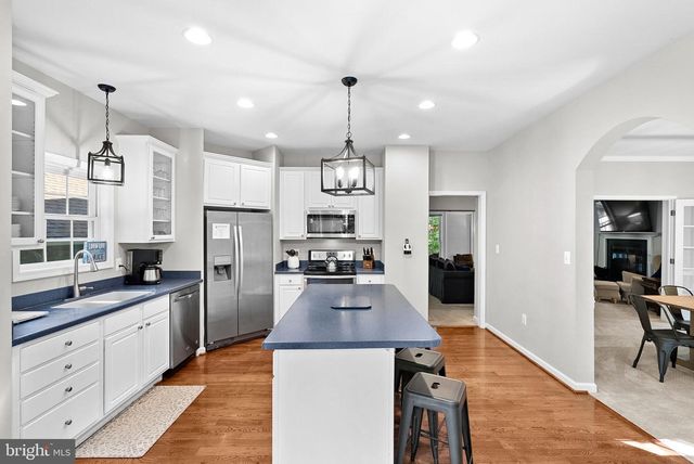 1534 LAKESIDE DR, Harpers Ferry, WV 25425