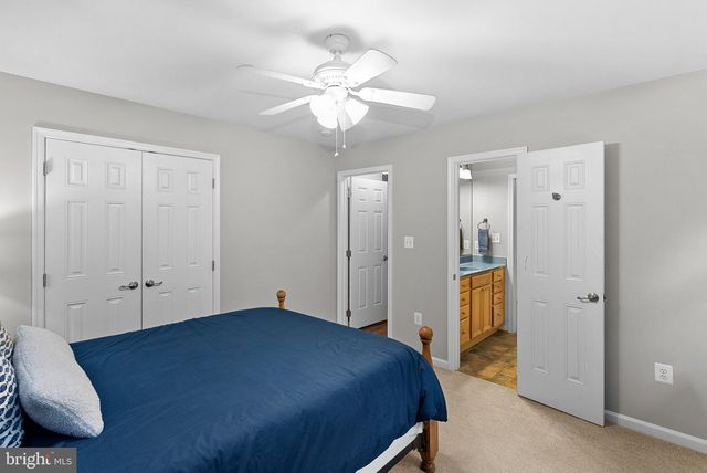 1534 LAKESIDE DR, Harpers Ferry, WV 25425