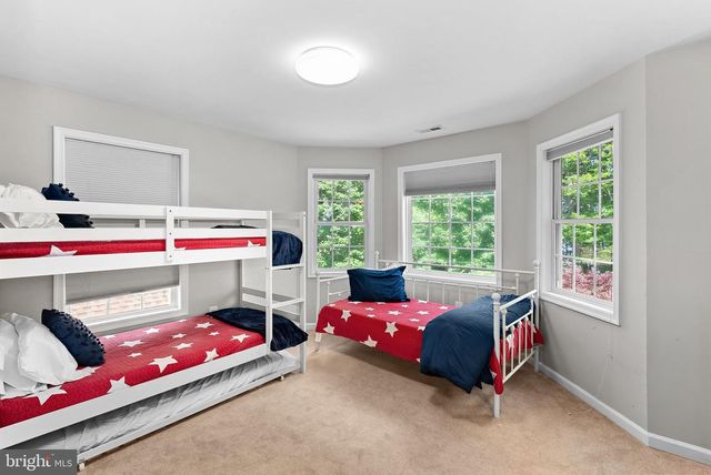 1534 LAKESIDE DR, Harpers Ferry, WV 25425