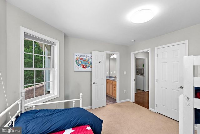 1534 LAKESIDE DR, Harpers Ferry, WV 25425