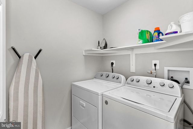 1534 LAKESIDE DR, Harpers Ferry, WV 25425