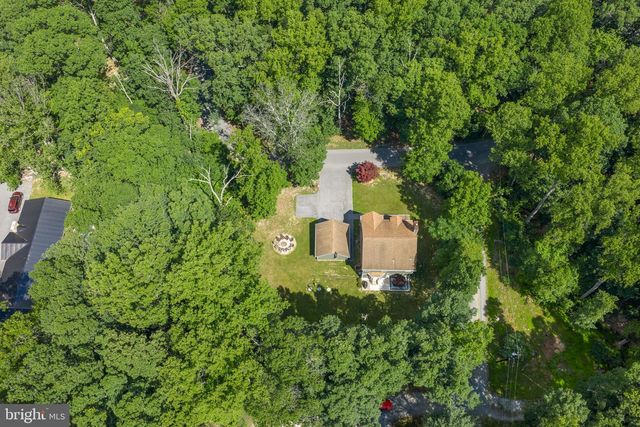 1534 LAKESIDE DR, Harpers Ferry, WV 25425