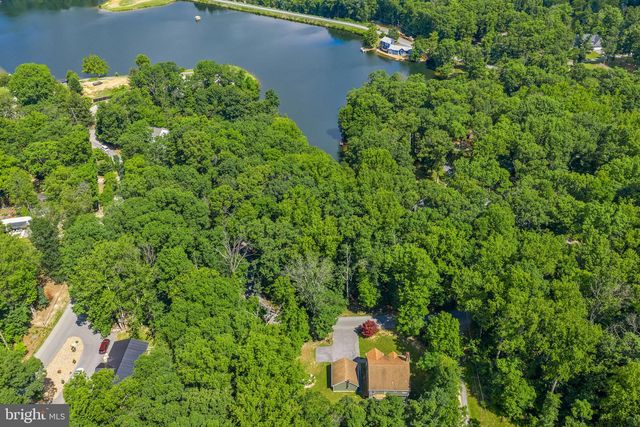 1534 LAKESIDE DR, Harpers Ferry, WV 25425