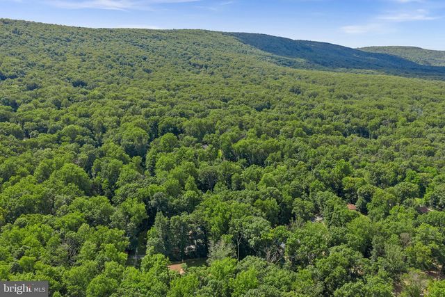 1534 LAKESIDE DR, Harpers Ferry, WV 25425