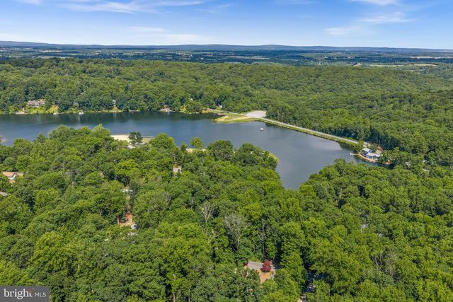 1534 LAKESIDE DR, Harpers Ferry, WV 25425