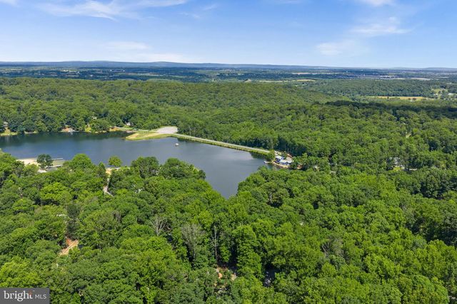 1534 LAKESIDE DR, Harpers Ferry, WV 25425