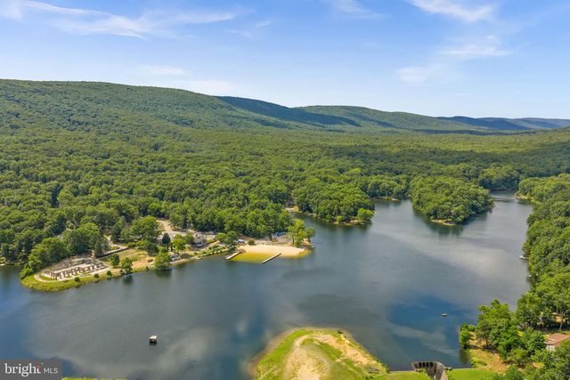 1534 LAKESIDE DR, Harpers Ferry, WV 25425