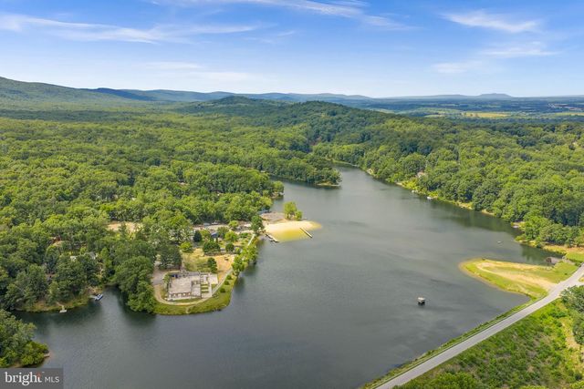 1534 LAKESIDE DR, Harpers Ferry, WV 25425