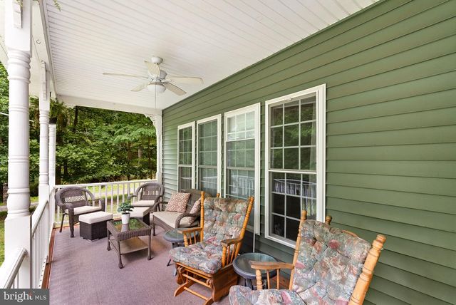 1534 LAKESIDE DR, Harpers Ferry, WV 25425