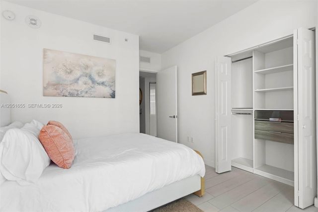1300 S Miami Ave 2206, Miami, FL 33130