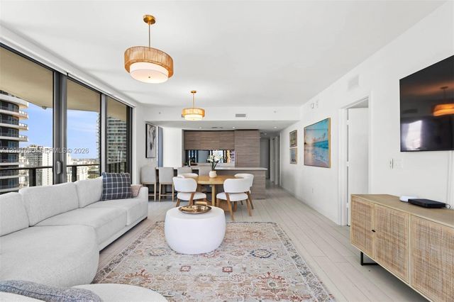 1300 S Miami Ave 2206, Miami, FL 33130