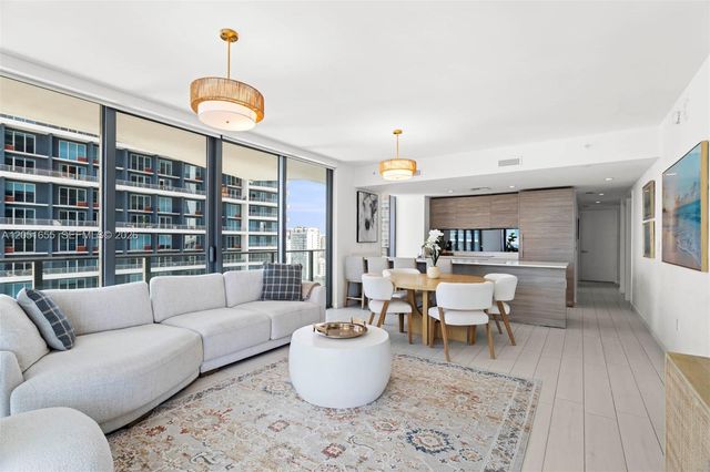 1300 S Miami Ave 2206, Miami, FL 33130