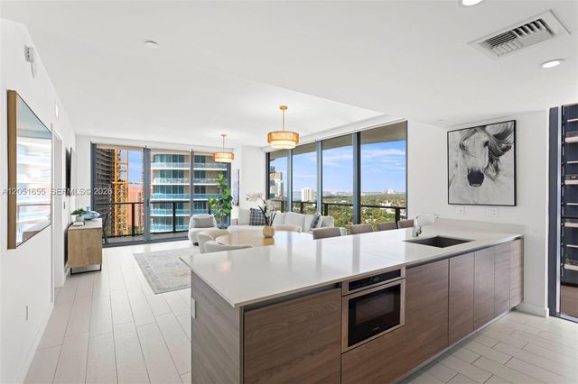 1300 S Miami Ave 2206, Miami, FL 33130