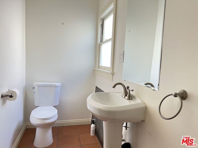 1320 Barrington Way, Glendale, CA 91206