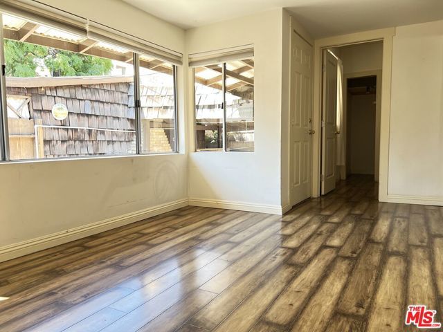 1320 Barrington Way, Glendale, CA 91206