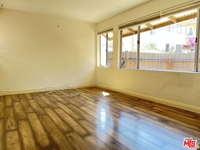 1320 Barrington Way, Glendale, CA 91206