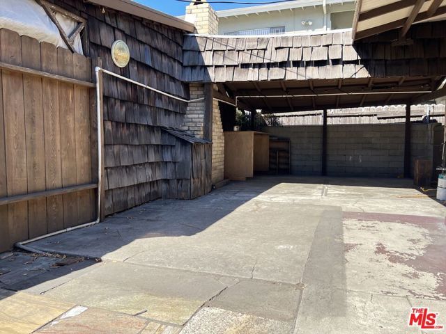 1320 Barrington Way, Glendale, CA 91206