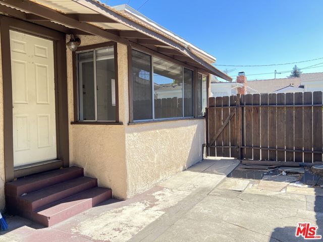 1320 Barrington Way, Glendale, CA 91206