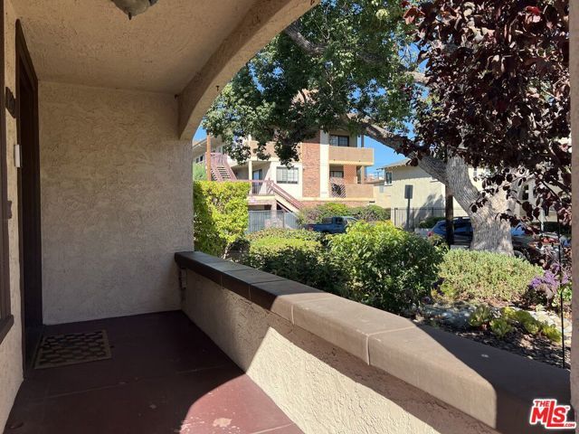 1320 Barrington Way, Glendale, CA 91206