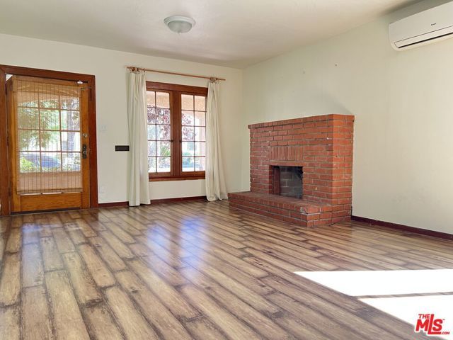 1320 Barrington Way, Glendale, CA 91206