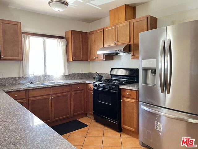 1320 Barrington Way, Glendale, CA 91206