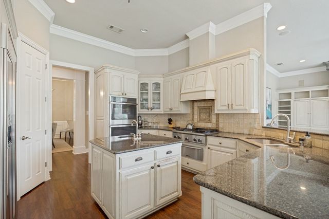 8 Hidden Lake Court, Mansfield, TX 76063