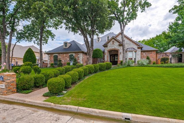 8 Hidden Lake Court, Mansfield, TX 76063