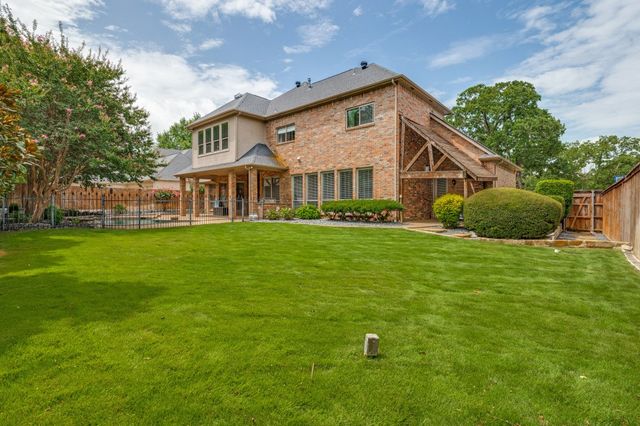 8 Hidden Lake Court, Mansfield, TX 76063