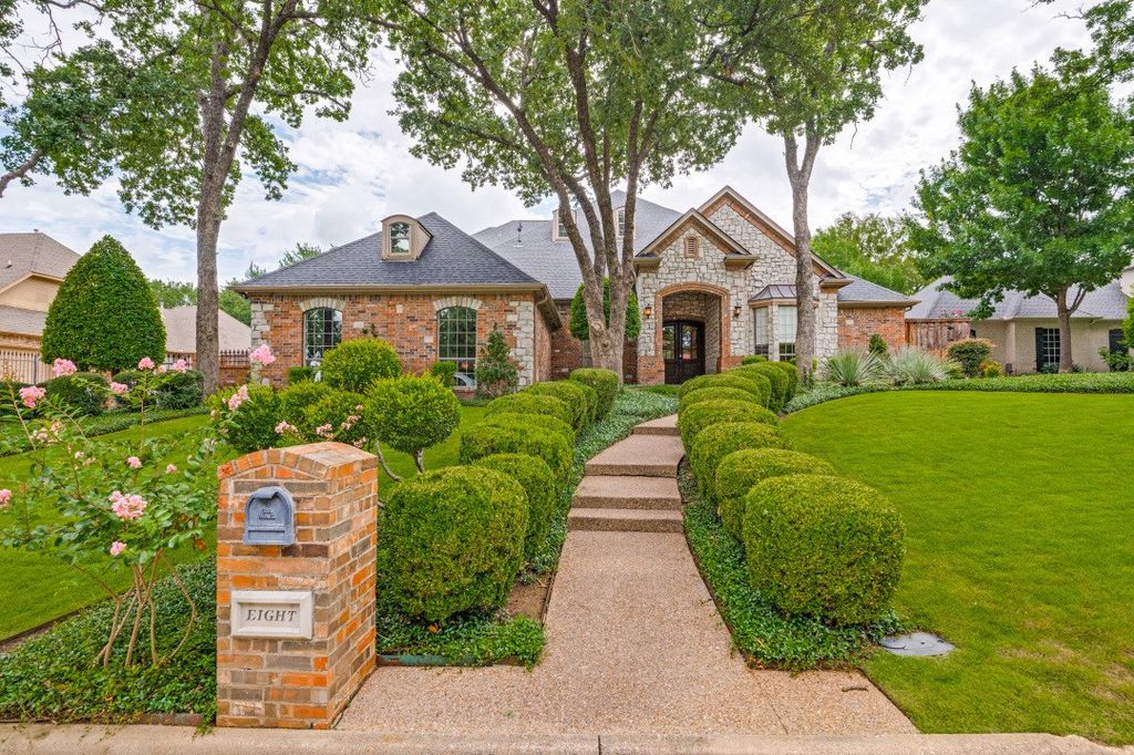 8 Hidden Lake Court, Mansfield, TX 76063